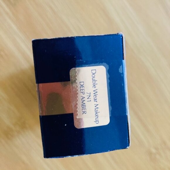 Estee Lauder Double Wear Light Soft Matte Makeup 1oz 7N1  Estee Lauder Double Wear Foundation 7N1 Deep Amber